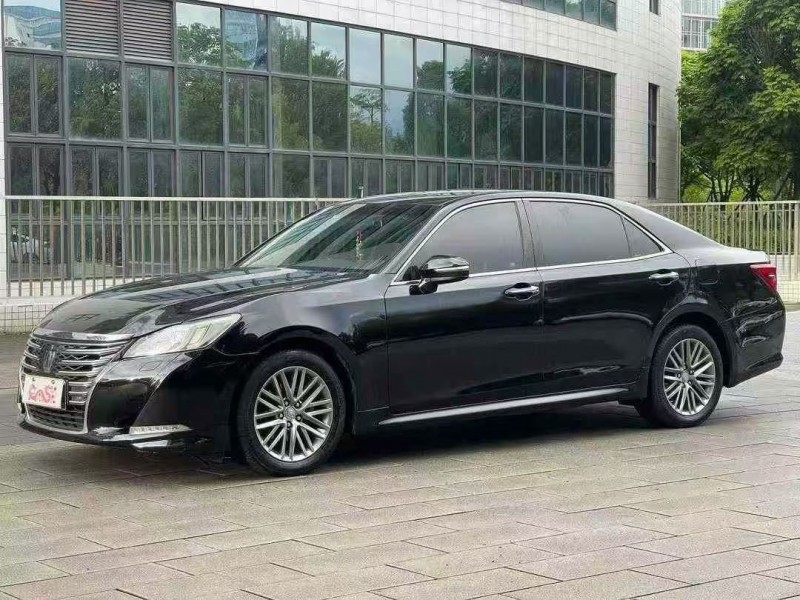 佛山18年丰田皇冠2