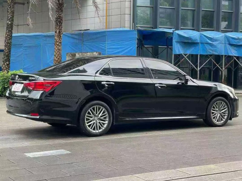 佛山18年丰田皇冠7