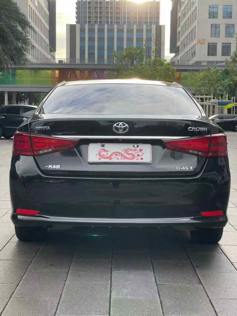 佛山18年丰田皇冠9