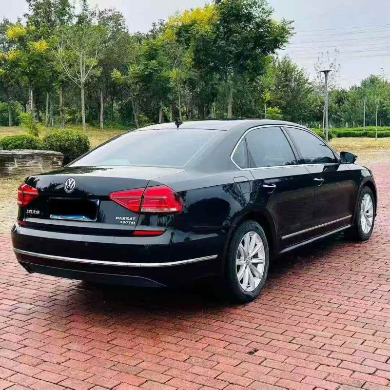 青岛17年大众帕萨特8
