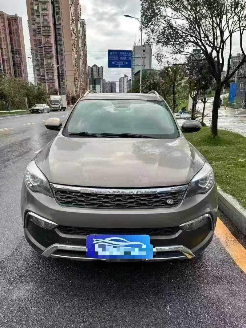 成都17年猎豹汽车CS101