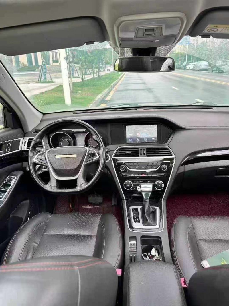 成都17年猎豹汽车CS108