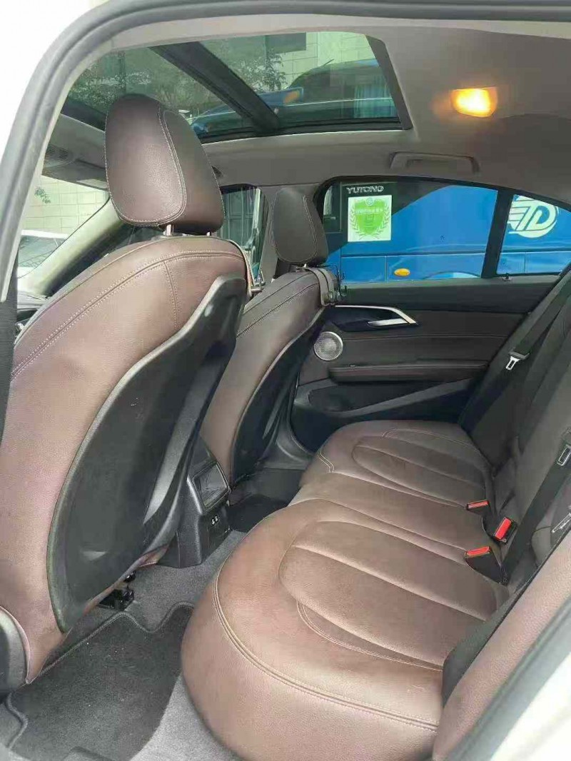 东莞22年宝马1系6