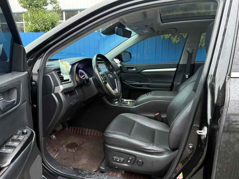 许昌19年丰田汉兰达5