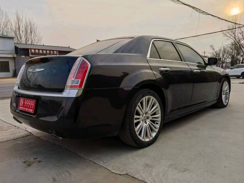 晋中17年克莱斯勒300C7