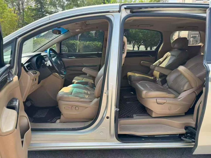 青岛19年别克GL84