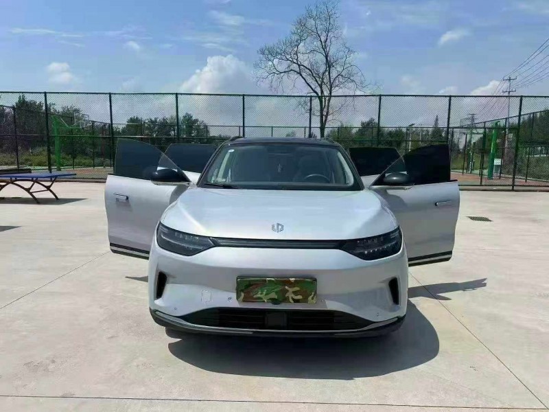 徐州22年零跑汽车C117