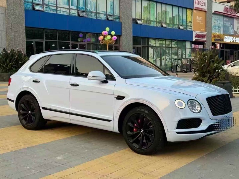 张家口18年宾利添越3