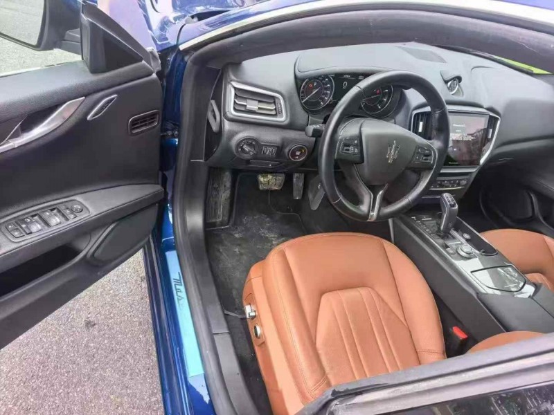 珠海23年玛莎拉蒂Ghibli5