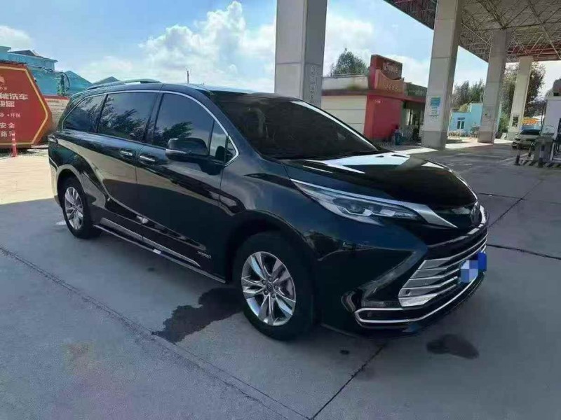 济宁22年丰田塞纳2