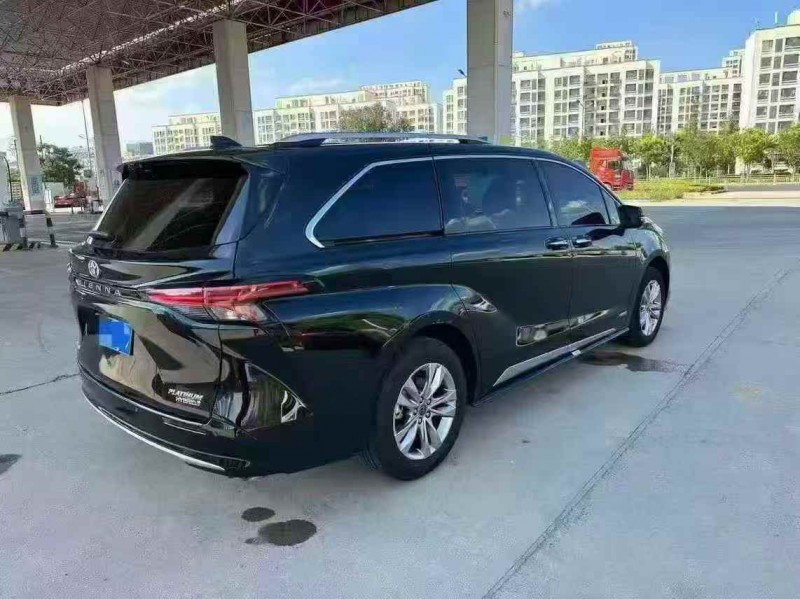 济宁22年丰田塞纳7