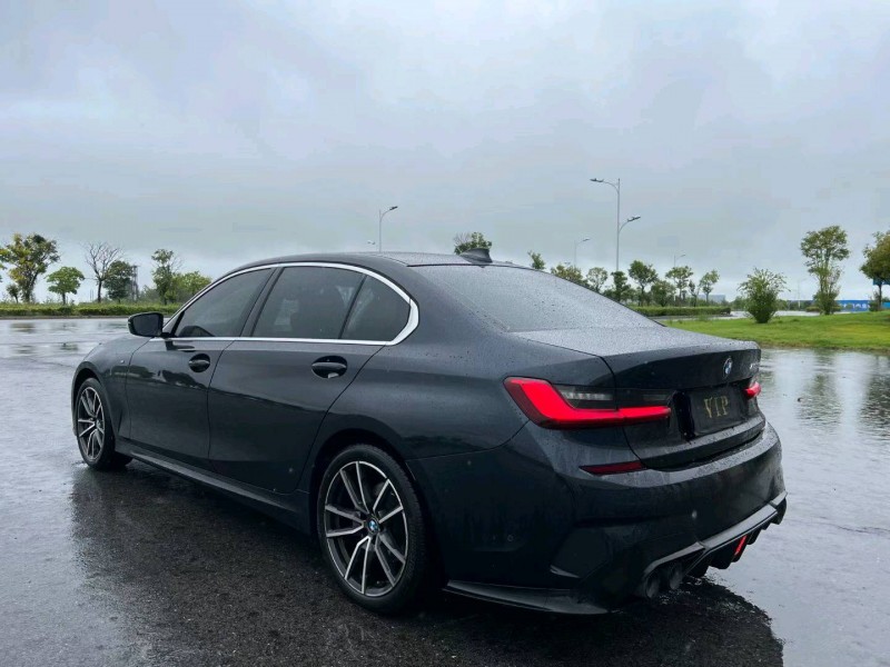 盐城21年宝马3系8