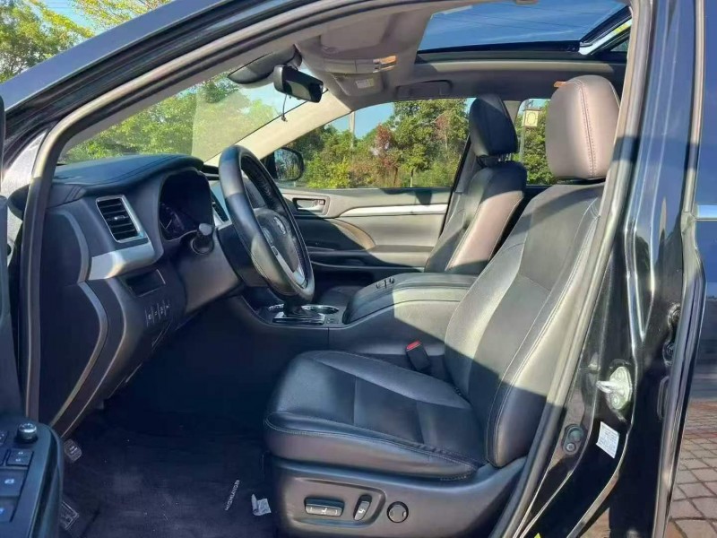 湛江19年丰田汉兰达6