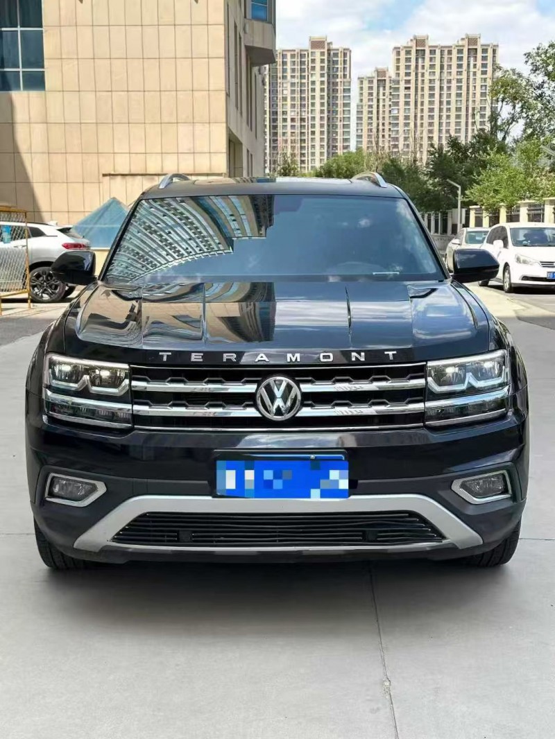 赤峰18年大众途昂1