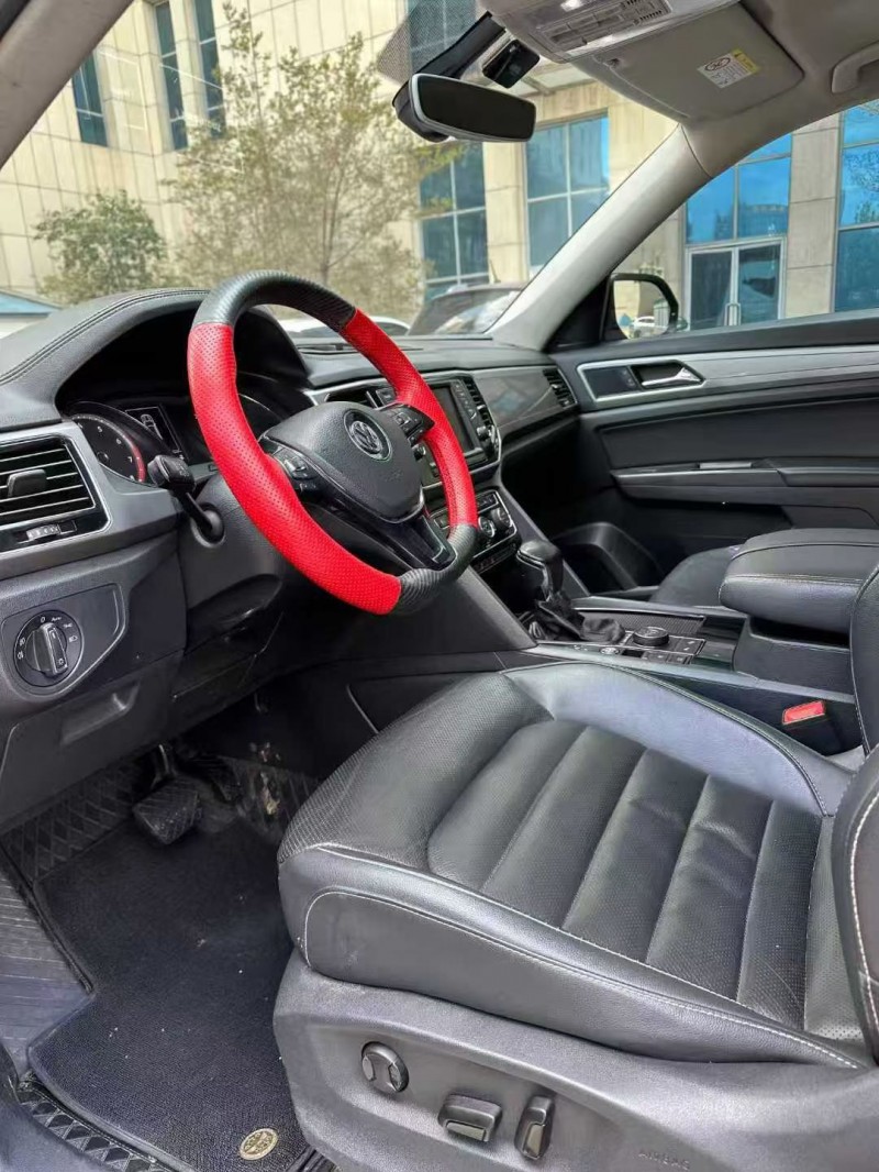 赤峰18年大众途昂5