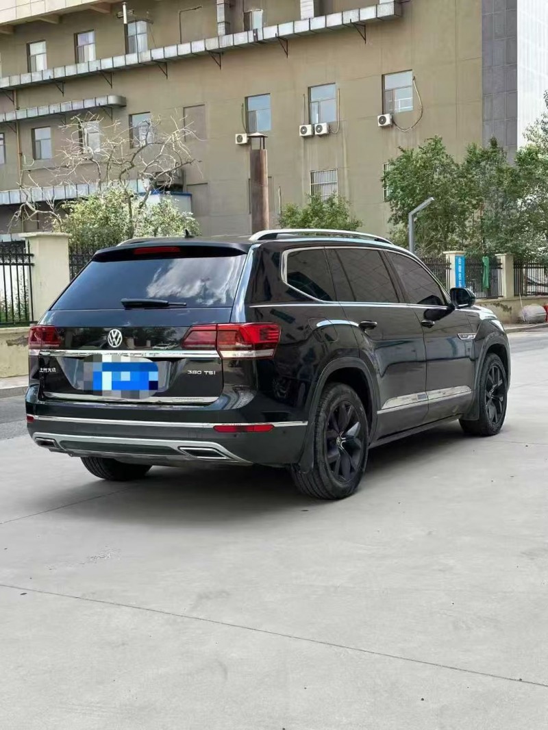 赤峰18年大众途昂7