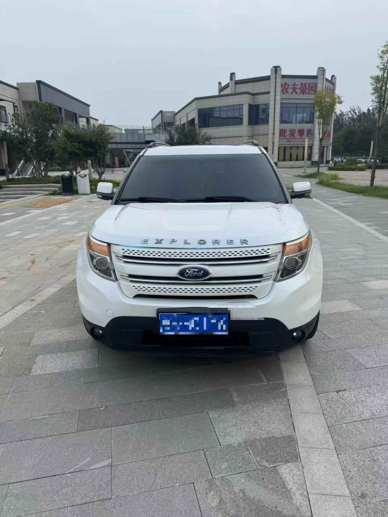 淄博15年福特探险者1