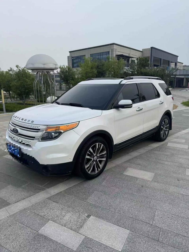淄博15年福特探险者2