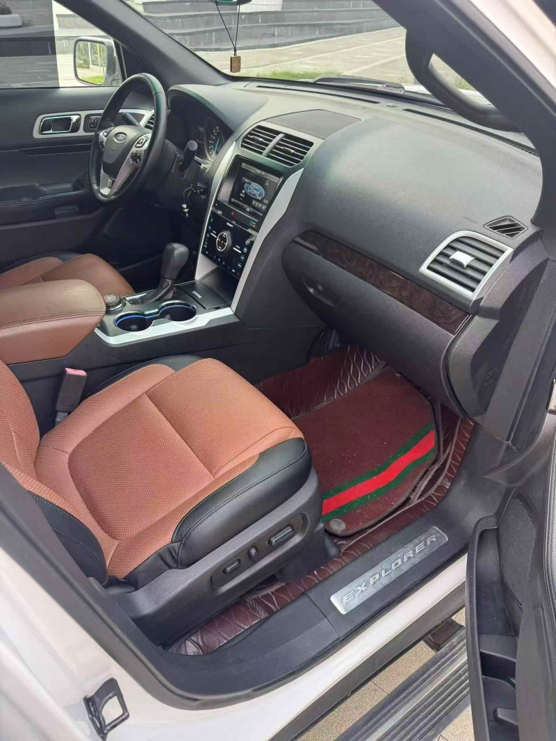 淄博15年福特探险者4