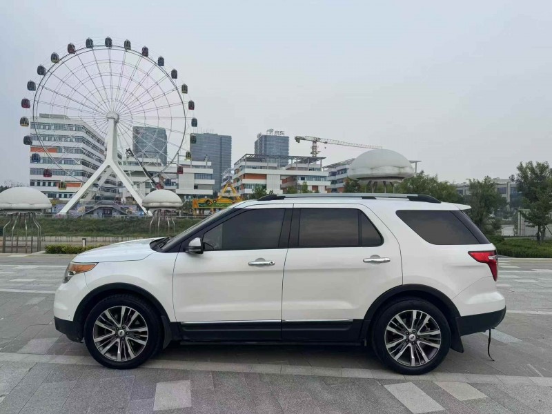 淄博15年福特探险者8