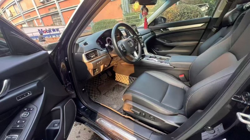 湖州21年本田雅阁5