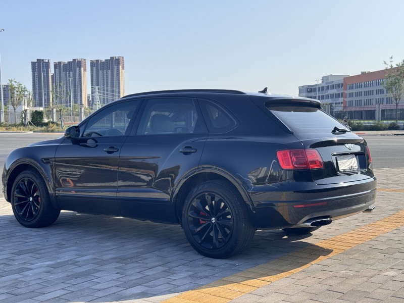 石家庄18年宾利添越2