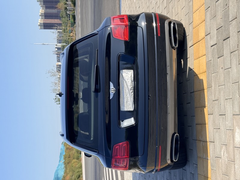 石家庄18年宾利添越3