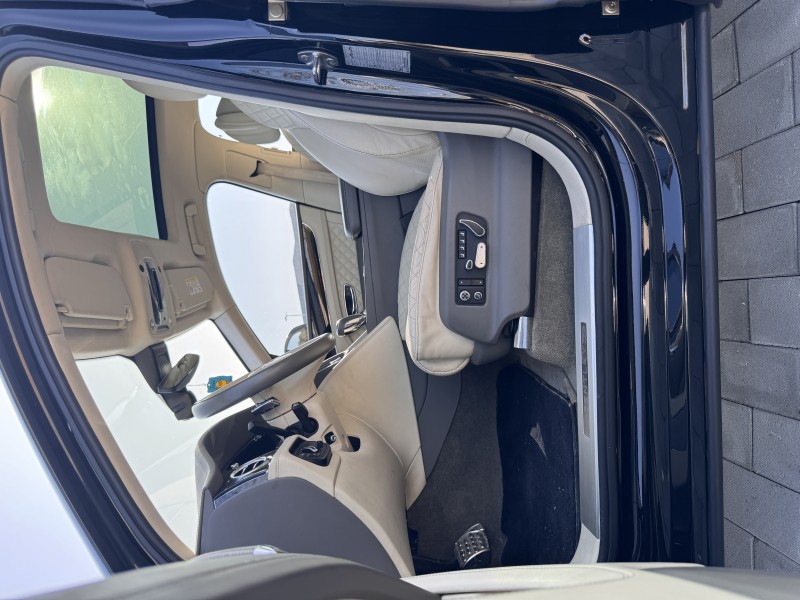 石家庄18年宾利添越6