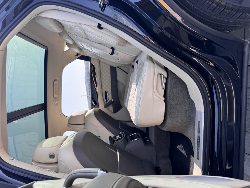 石家庄18年宾利添越7