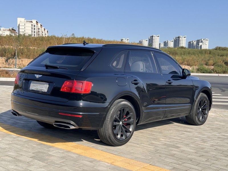 石家庄18年宾利添越8