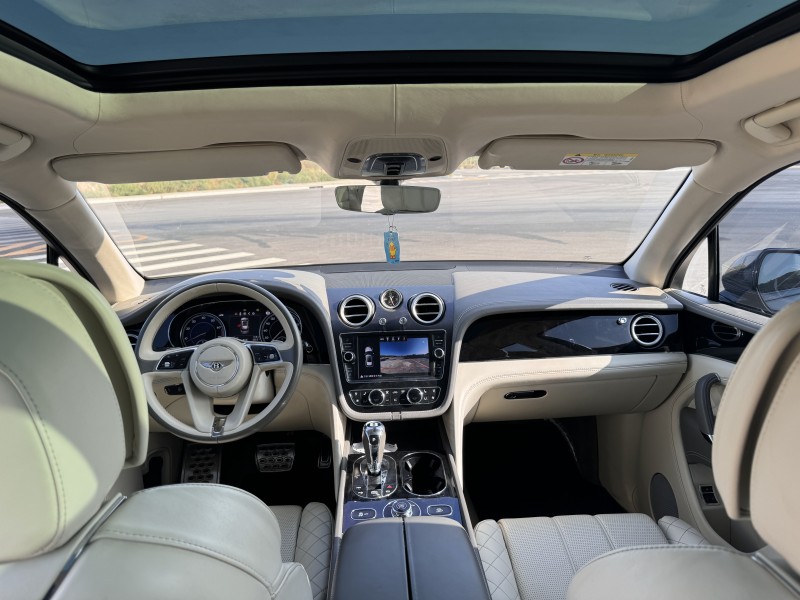 石家庄18年宾利添越9