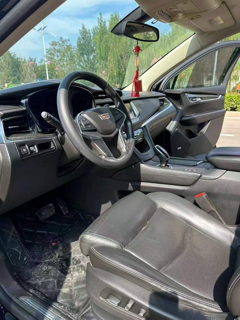 枣庄17年凯迪拉克XT54
