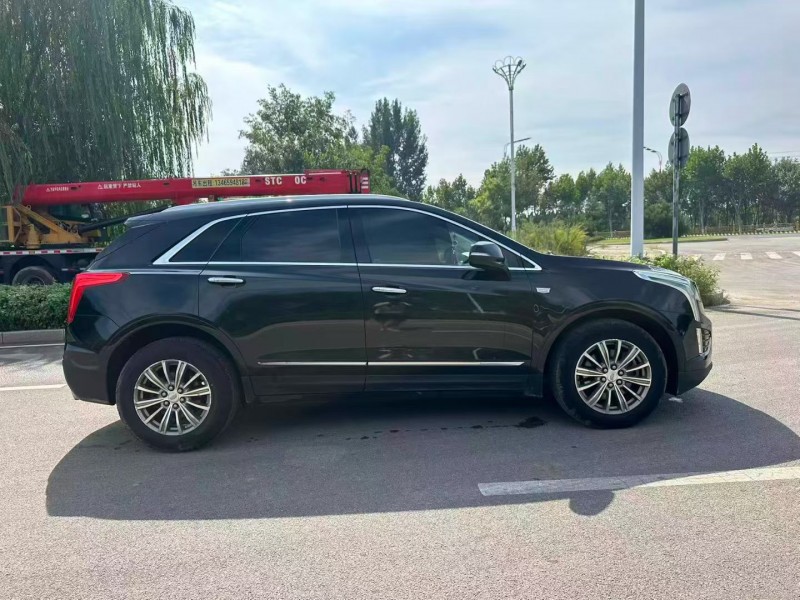 枣庄17年凯迪拉克XT57