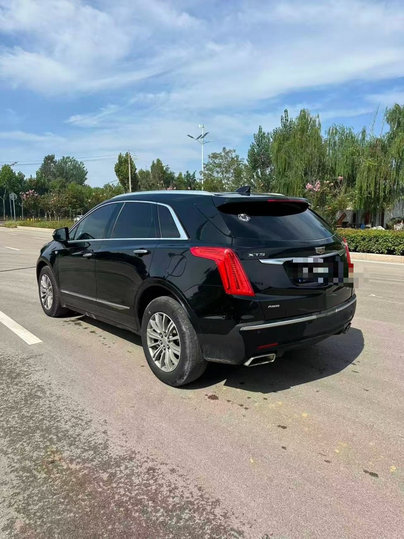 枣庄17年凯迪拉克XT59