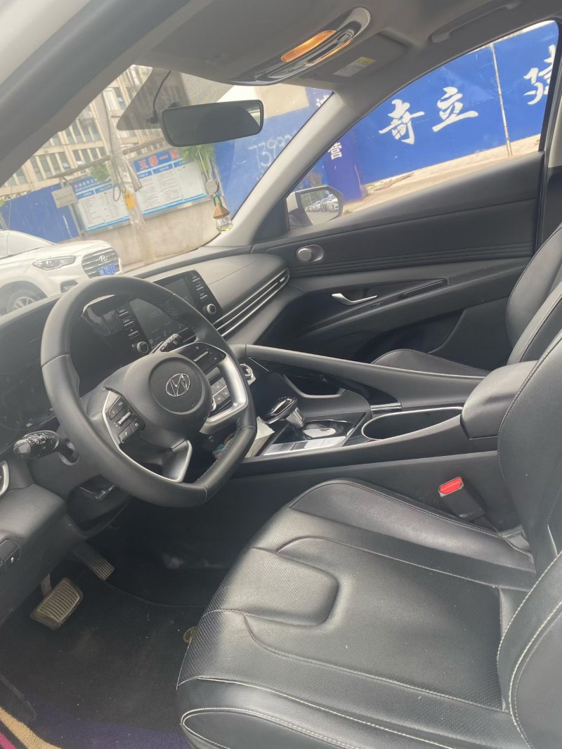 娄底23年现代伊兰特4