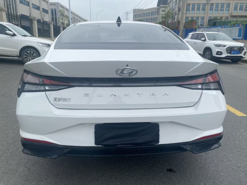 娄底23年现代伊兰特5