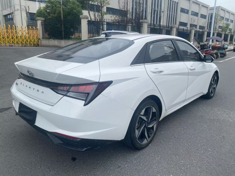 娄底23年现代伊兰特7