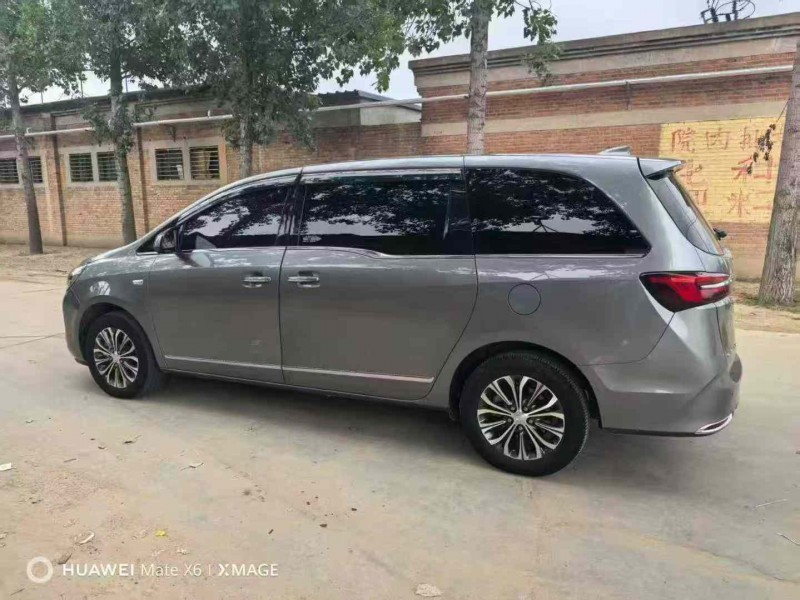 保定21年别克GL83