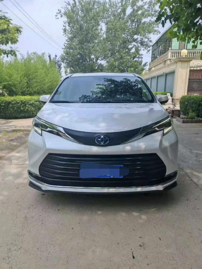 保定23年丰田塞纳1