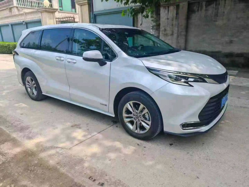 保定23年丰田塞纳3