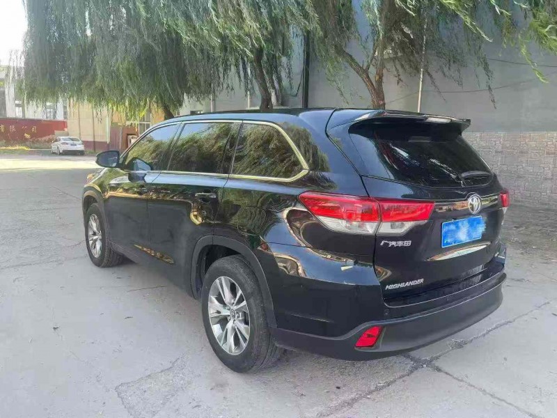 保定20年丰田汉兰达7