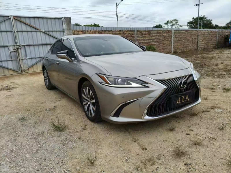 珠海19年雷克萨斯ES3