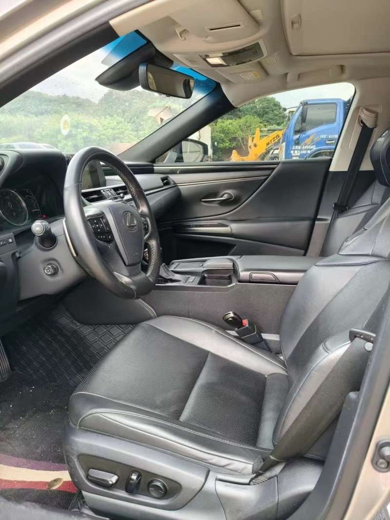 珠海19年雷克萨斯ES5