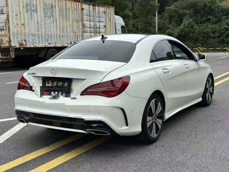 常德17年奔驰CLA8