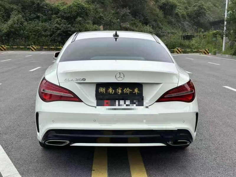 常德17年奔驰CLA9