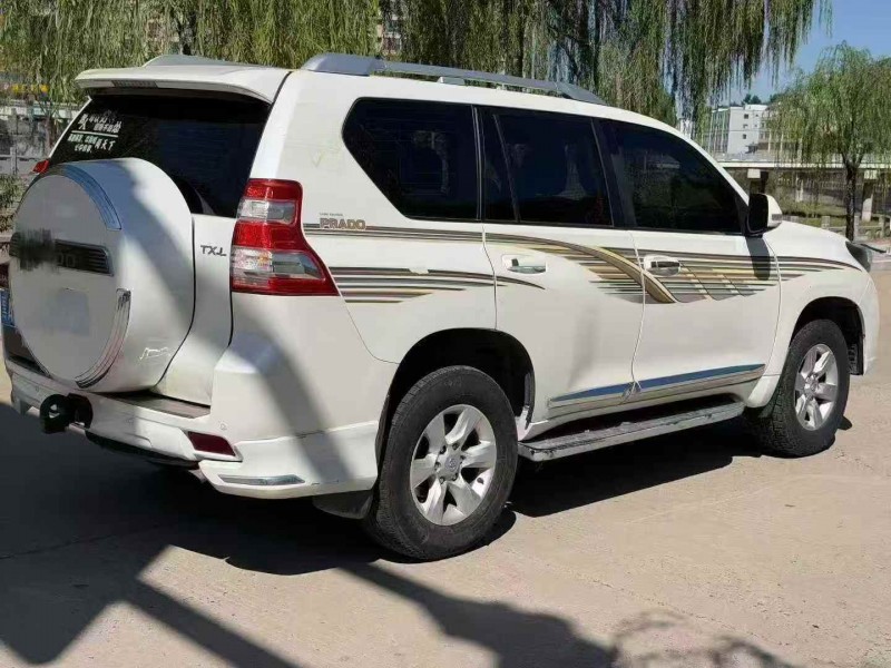 潍坊13年丰田普拉多7