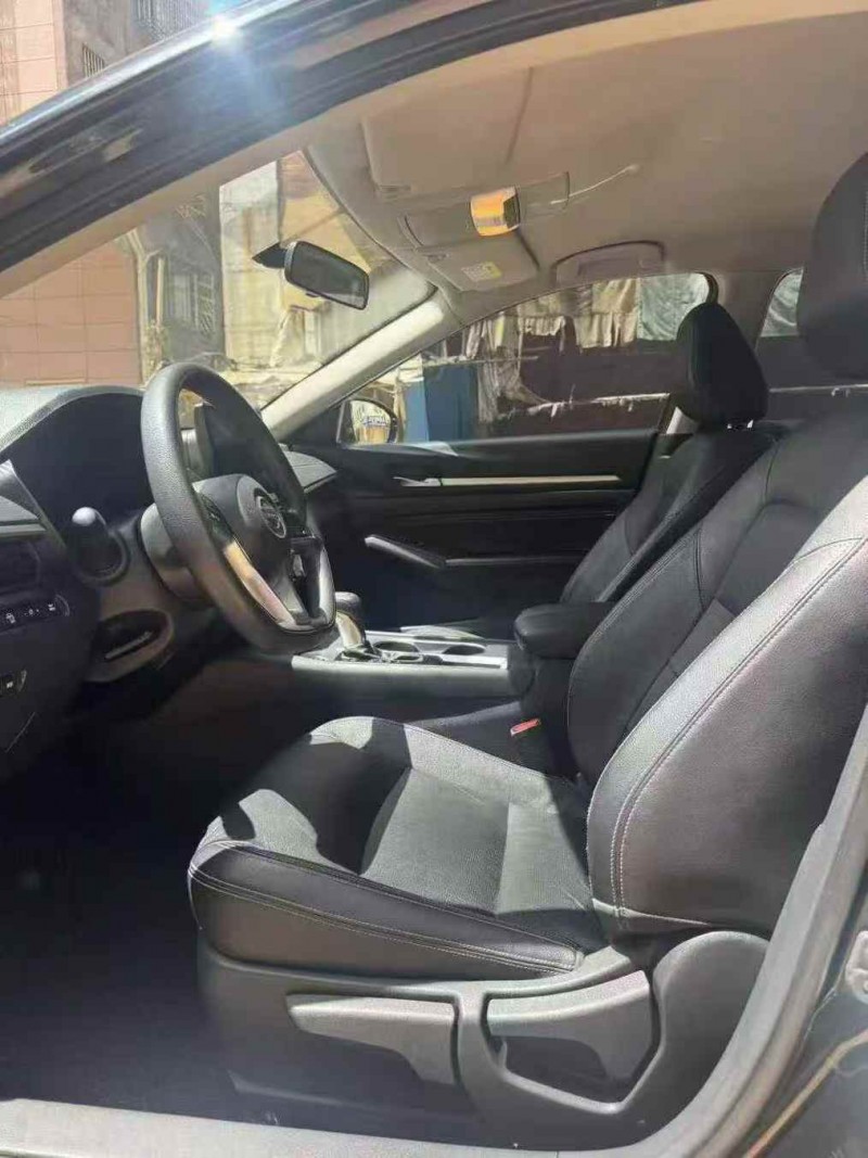 南宁22年日产天籁6