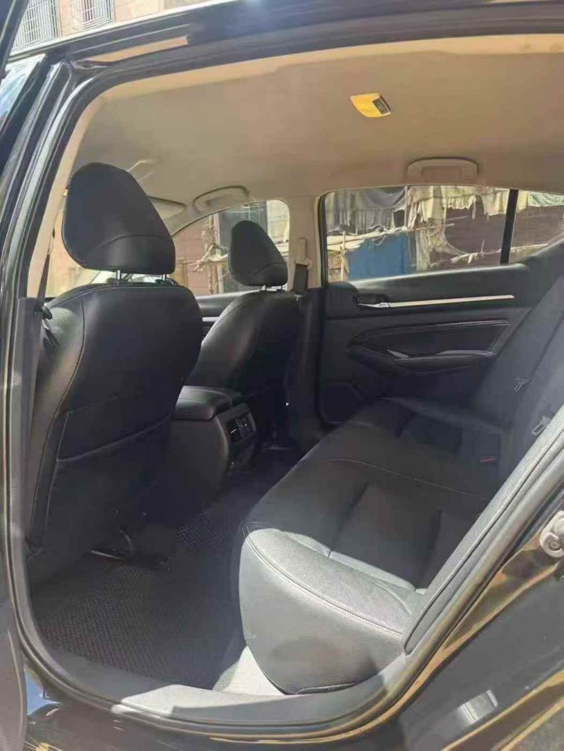 南宁22年日产天籁8