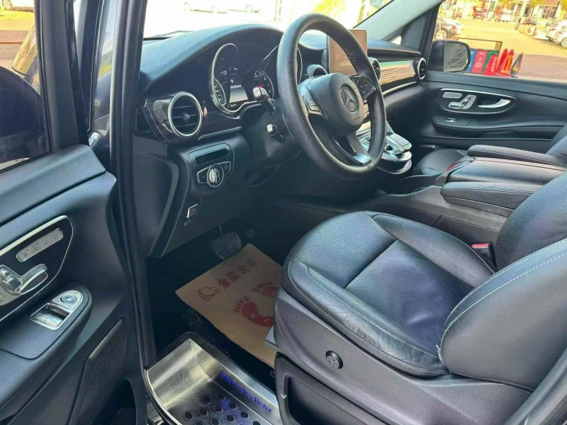 张家口17年奔驰V4