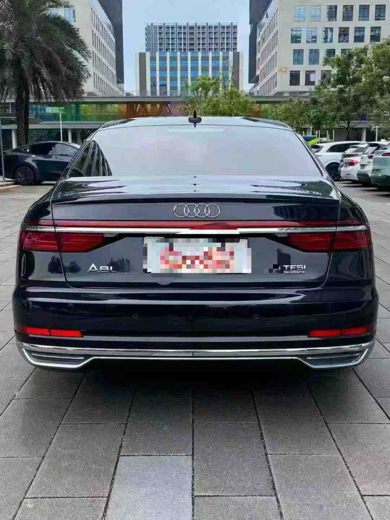 汕头22年奥迪A8L9